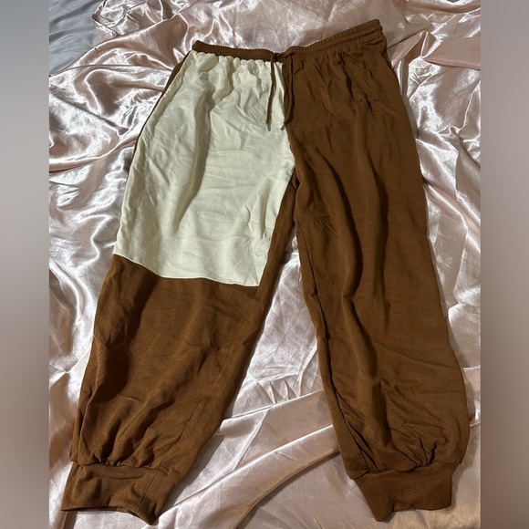 Women’s sweatpants - Picture 2 of 3